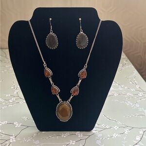 Solar agate and Amber necklace and solar agate earrings.